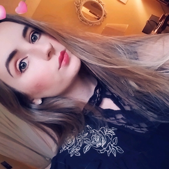 Meet your Posher, Gretta - Picture 1 of 1